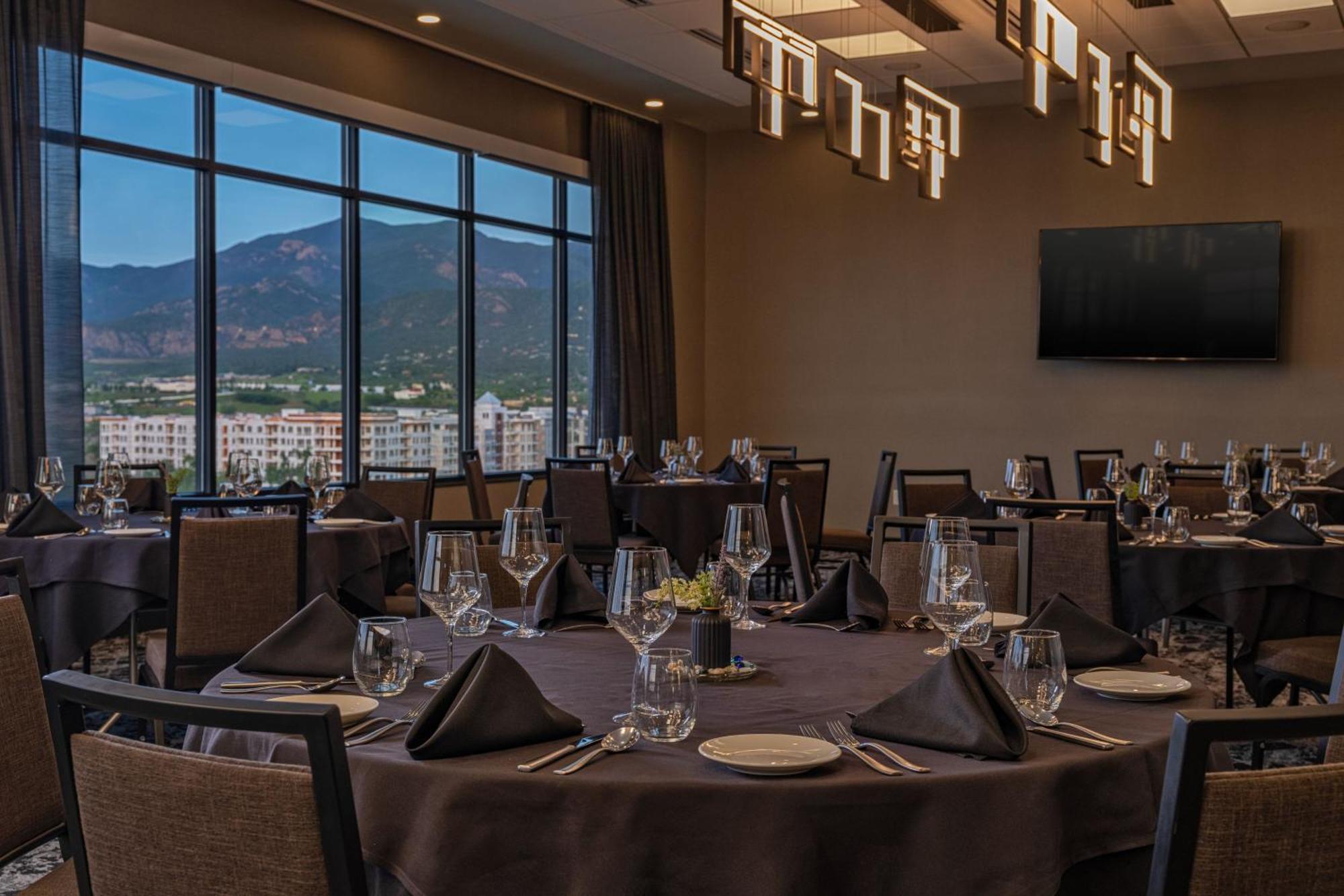 Element Colorado Springs Downtown Hotel Bagian luar foto