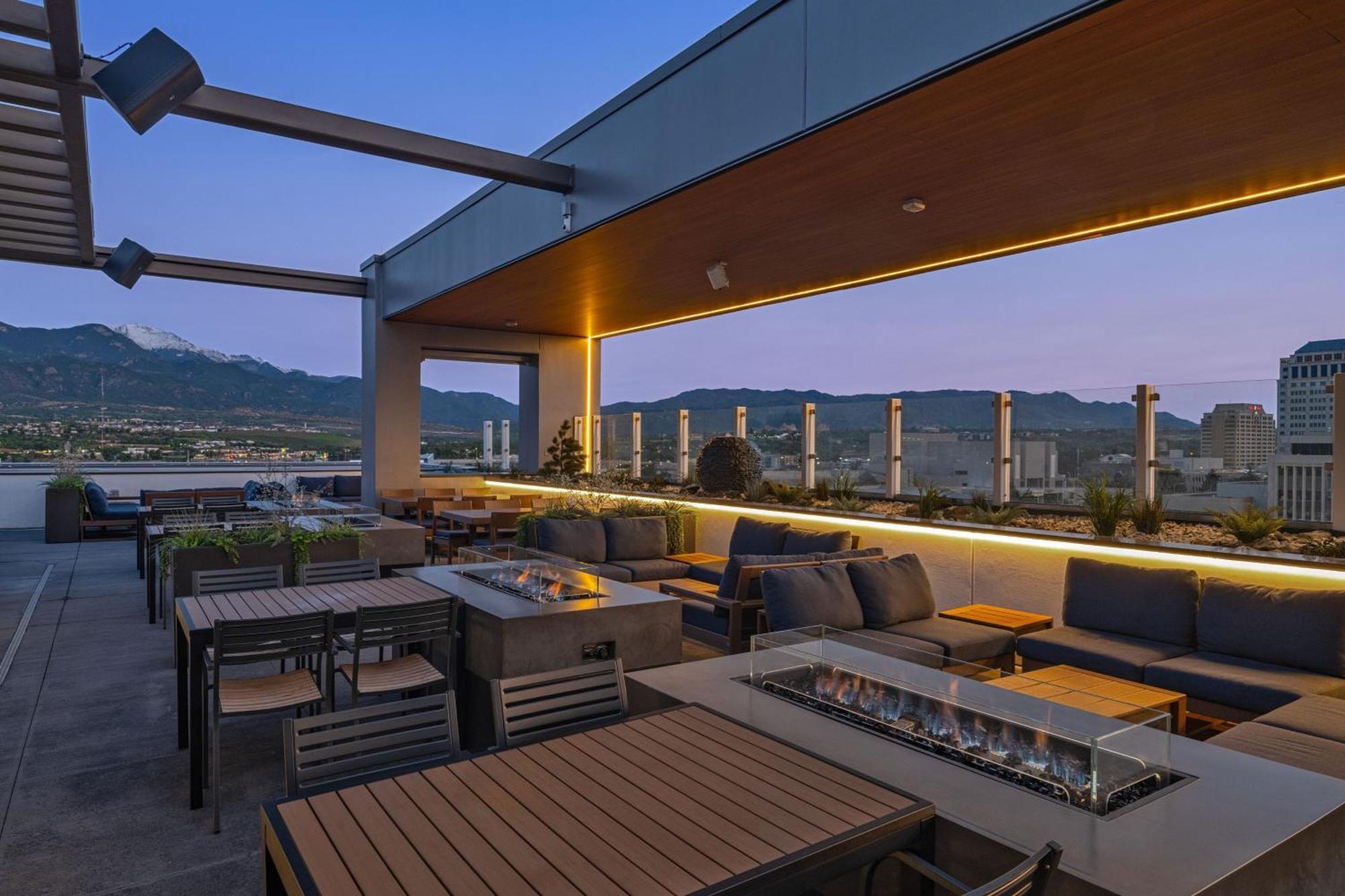 Element Colorado Springs Downtown Hotel Bagian luar foto