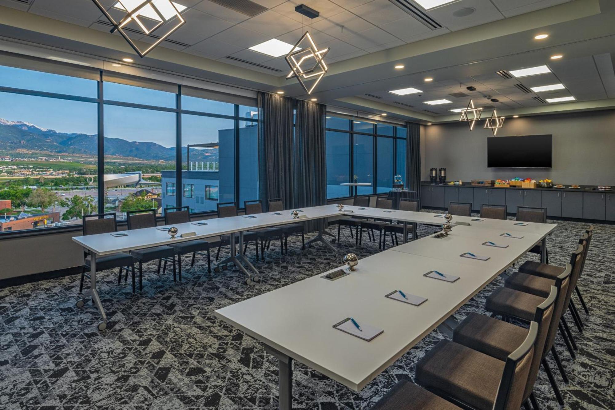 Element Colorado Springs Downtown Hotel Bagian luar foto
